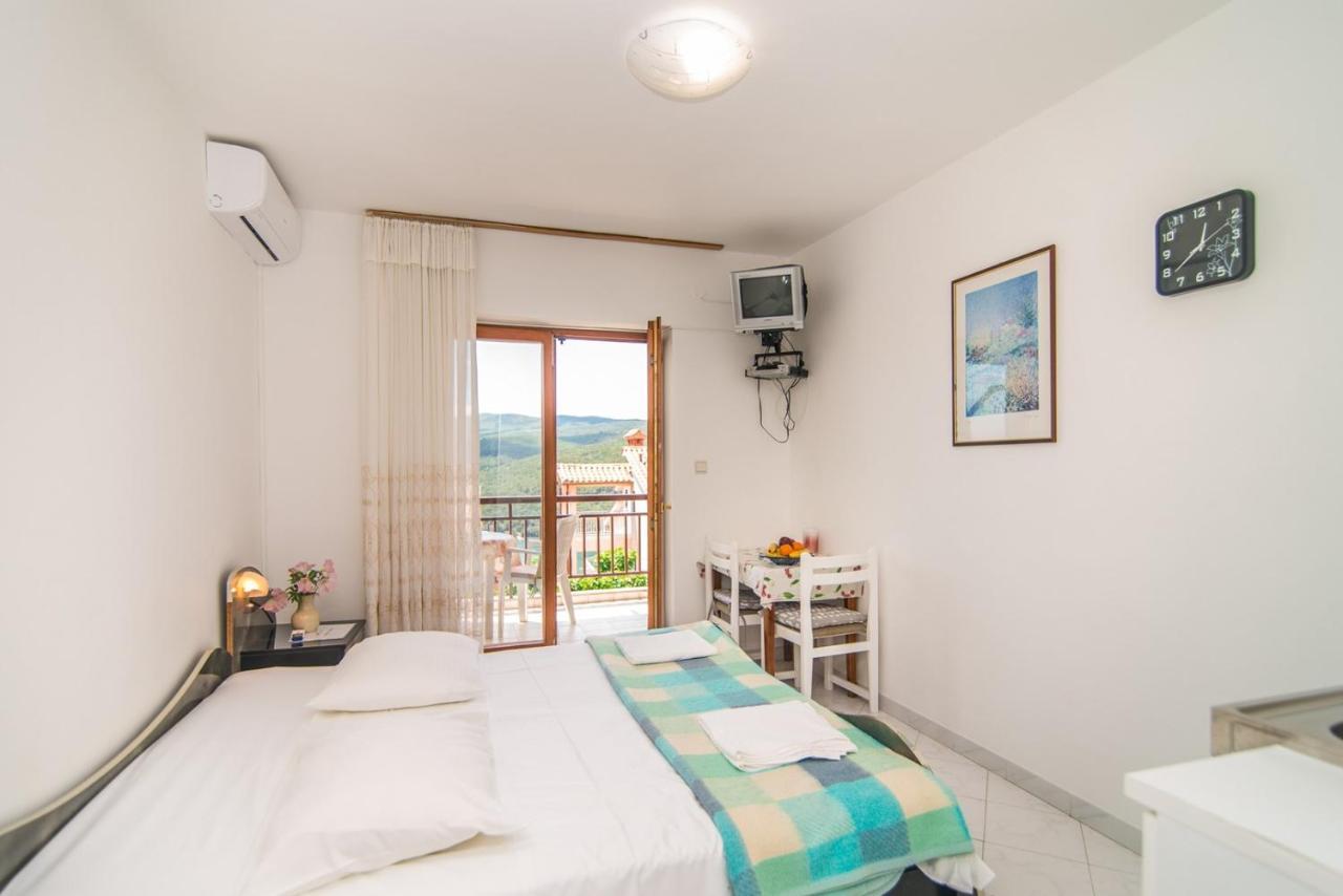 Apartments Pino Rabac Exterior foto