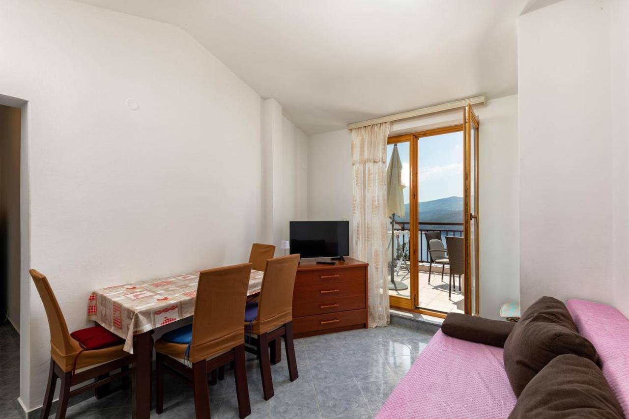 Apartments Pino Rabac Exterior foto